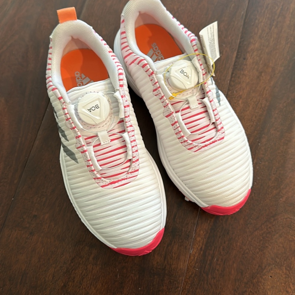 Adidas girl’s golf shoes US 1 1/2 Medium NWT